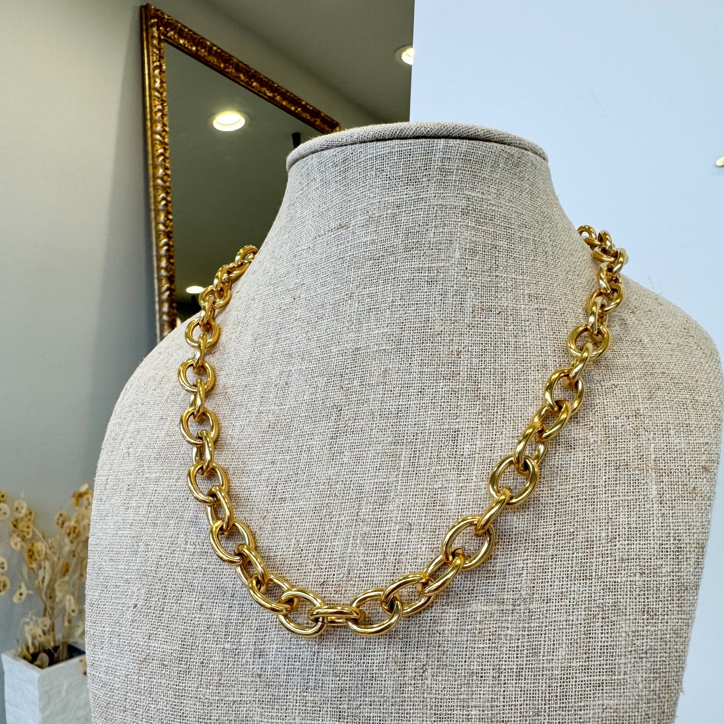 LOOP CHAIN NECKLACE