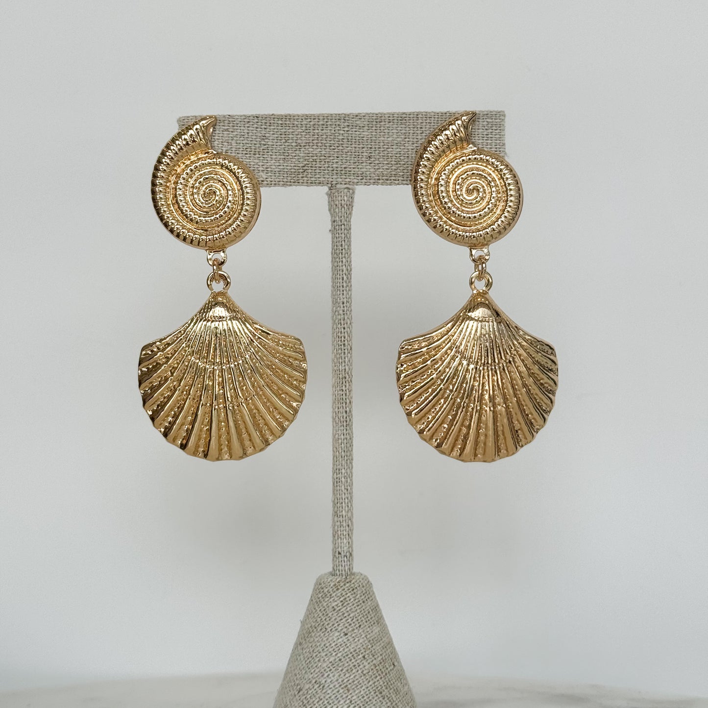 SEASHELL EARRINGS