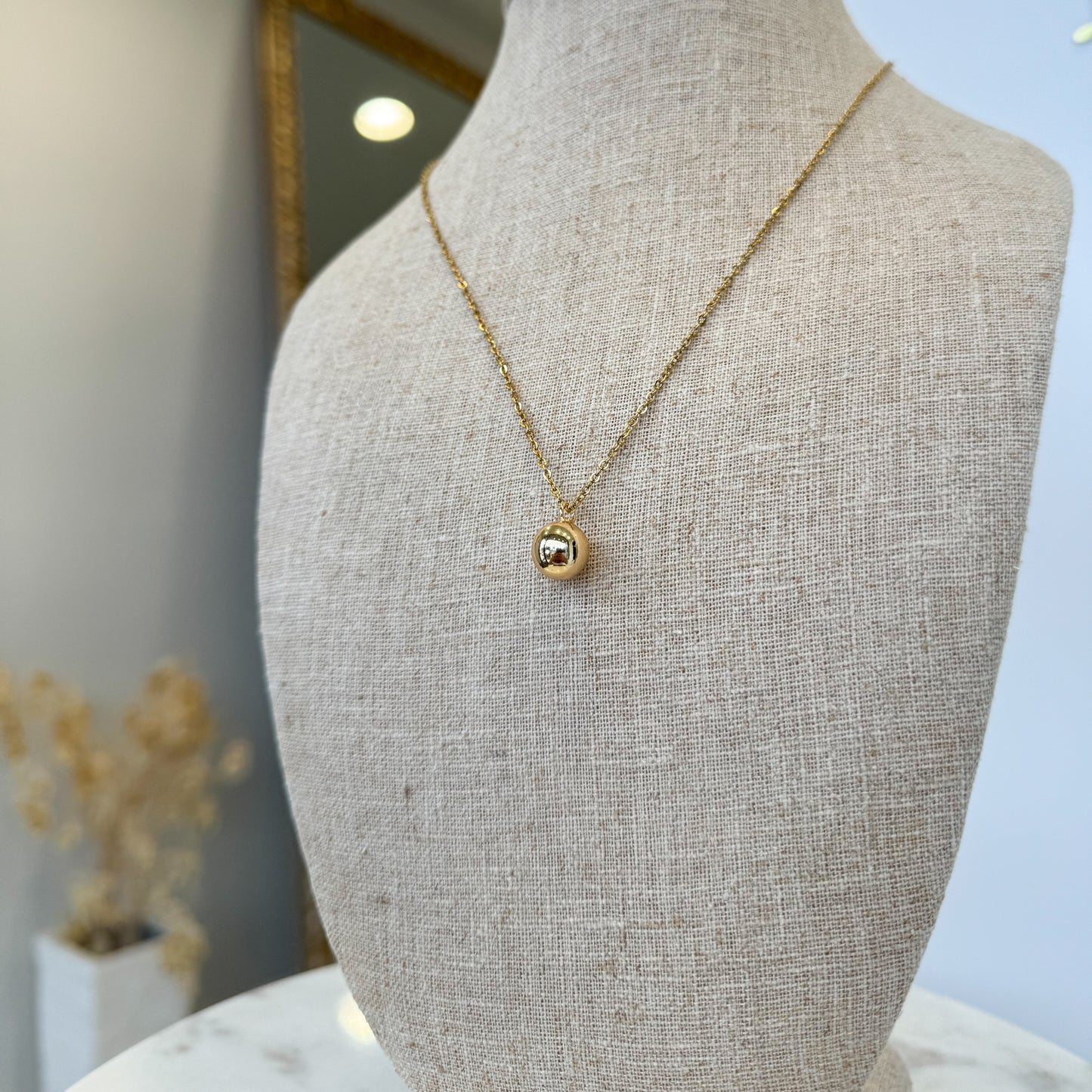 SPHERE NECKLACE