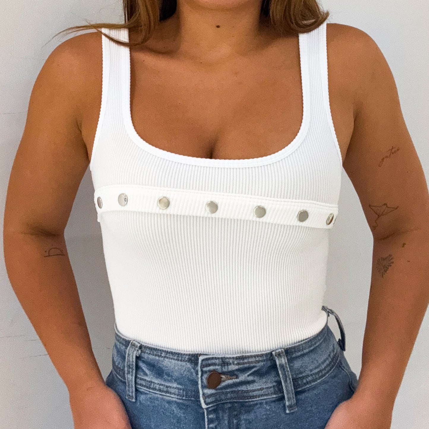 STUD BASIC TOP