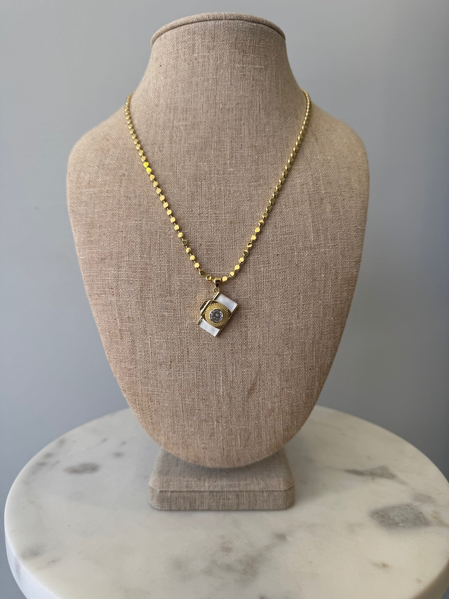 CAMERA NECKLACE