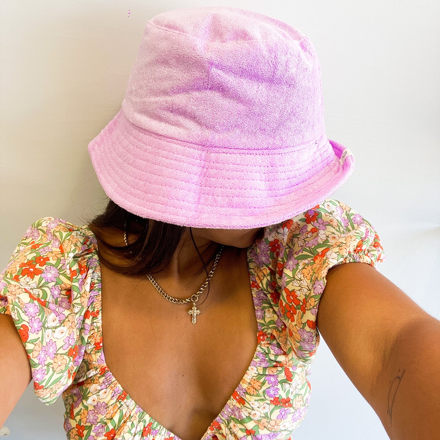 BUCKET HAT