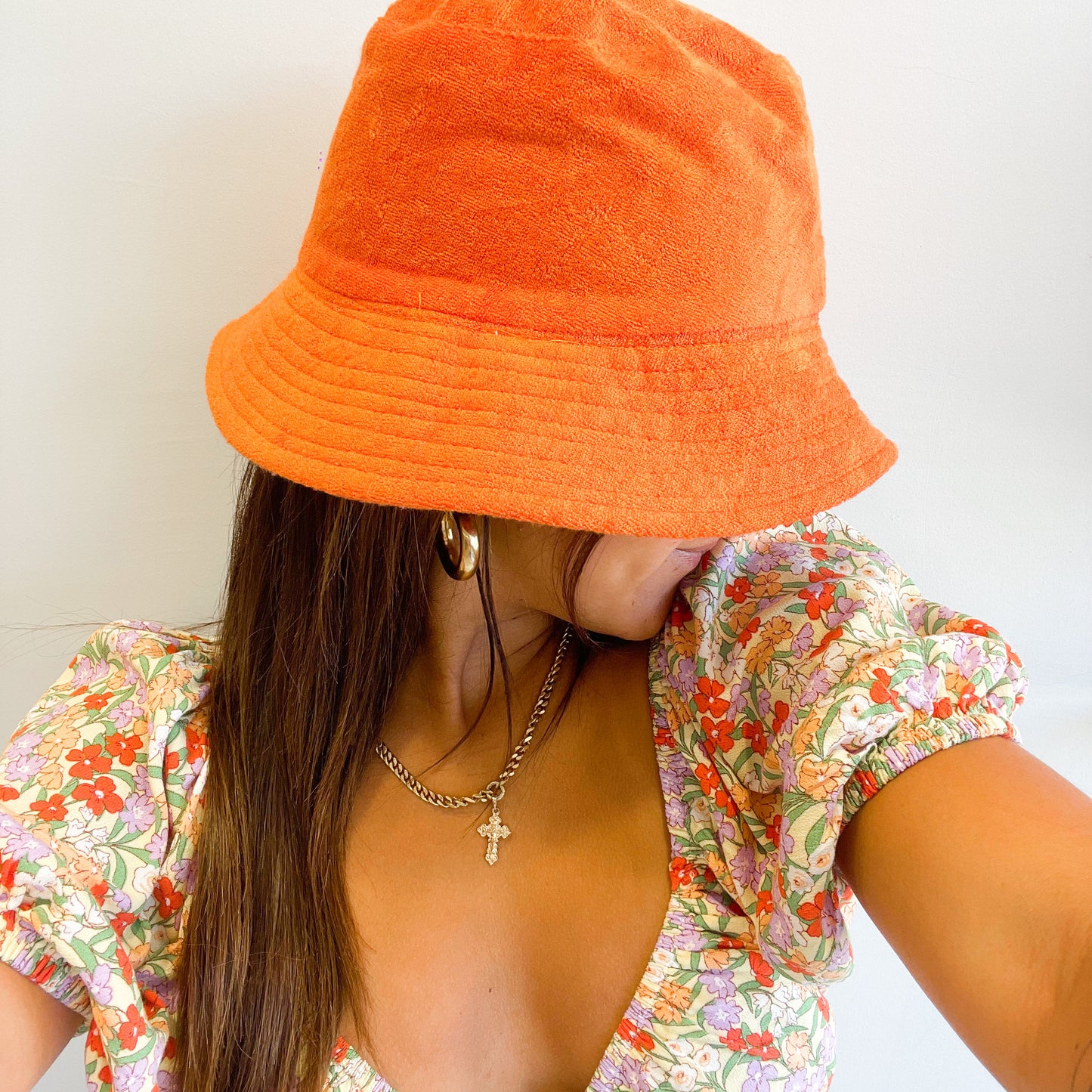 BUCKET HAT