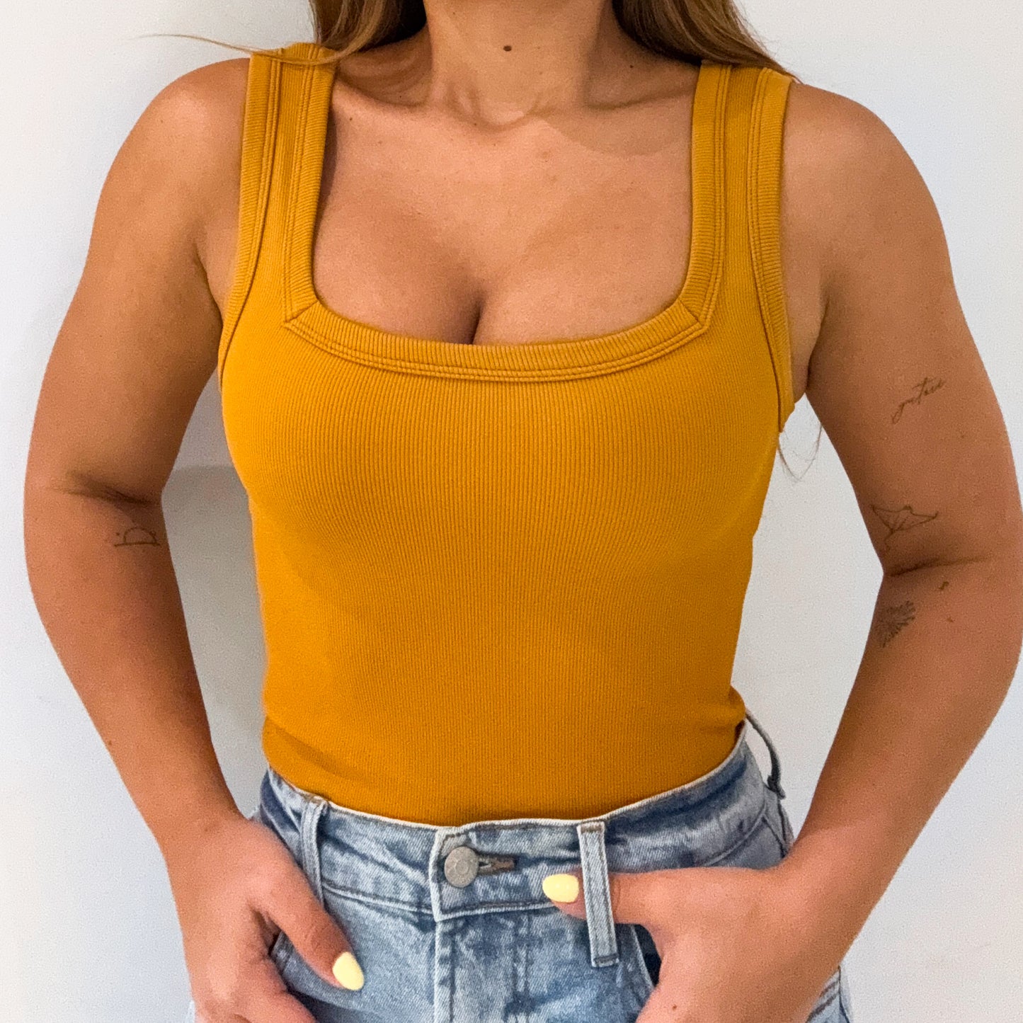 SQUARE NECK BASIC TOP