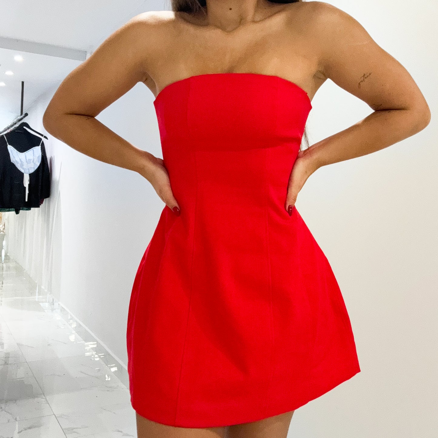 LINE TRIM BODYCON DRESS