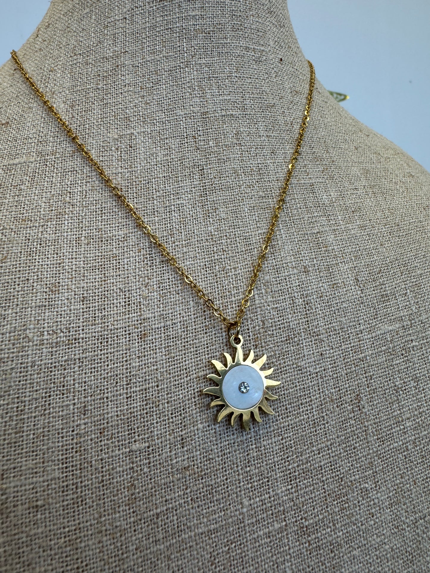 SUN NECKLACE